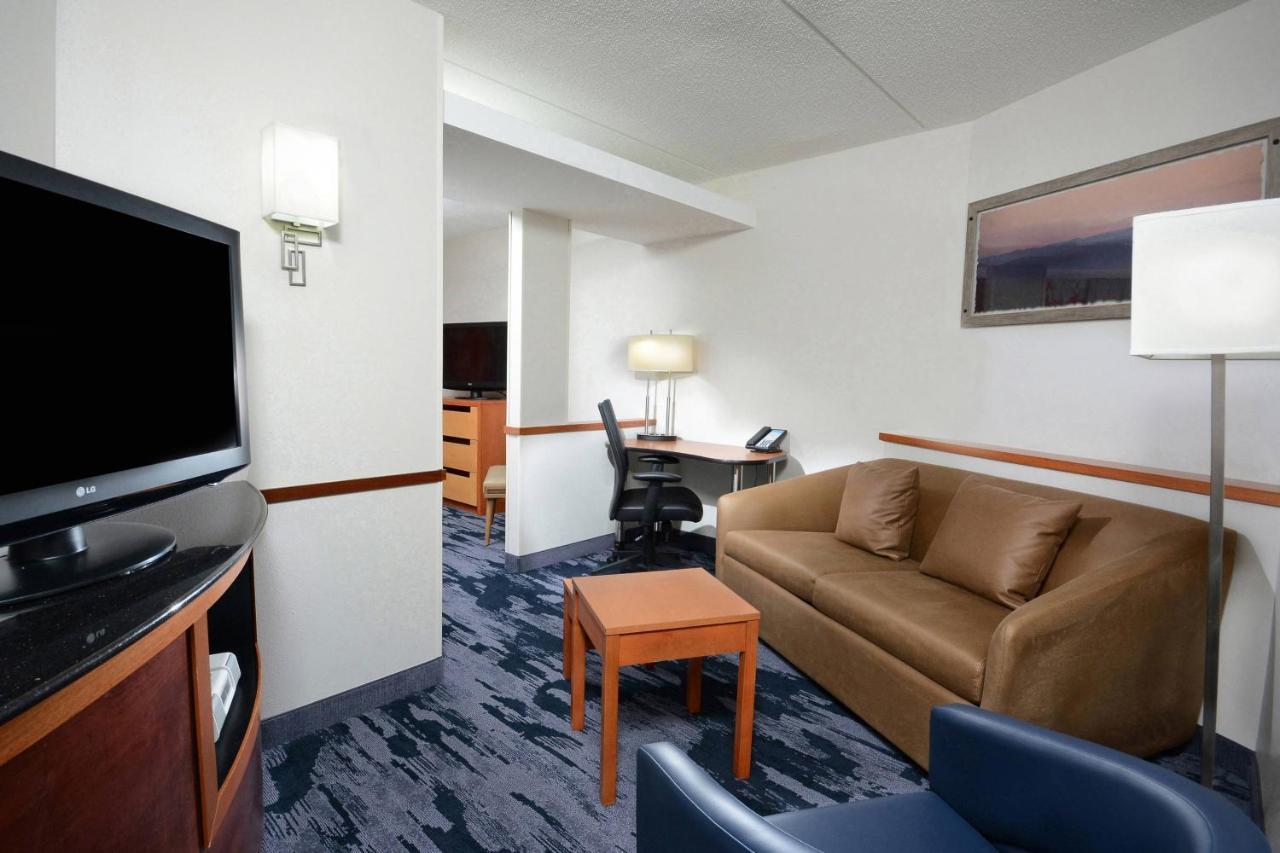 Fairfield Inn & Suites By Marriott Charlottesville North Екстериор снимка