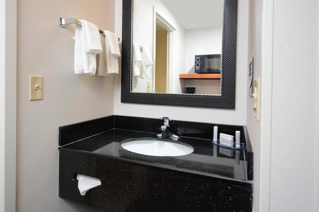 Fairfield Inn & Suites By Marriott Charlottesville North Екстериор снимка