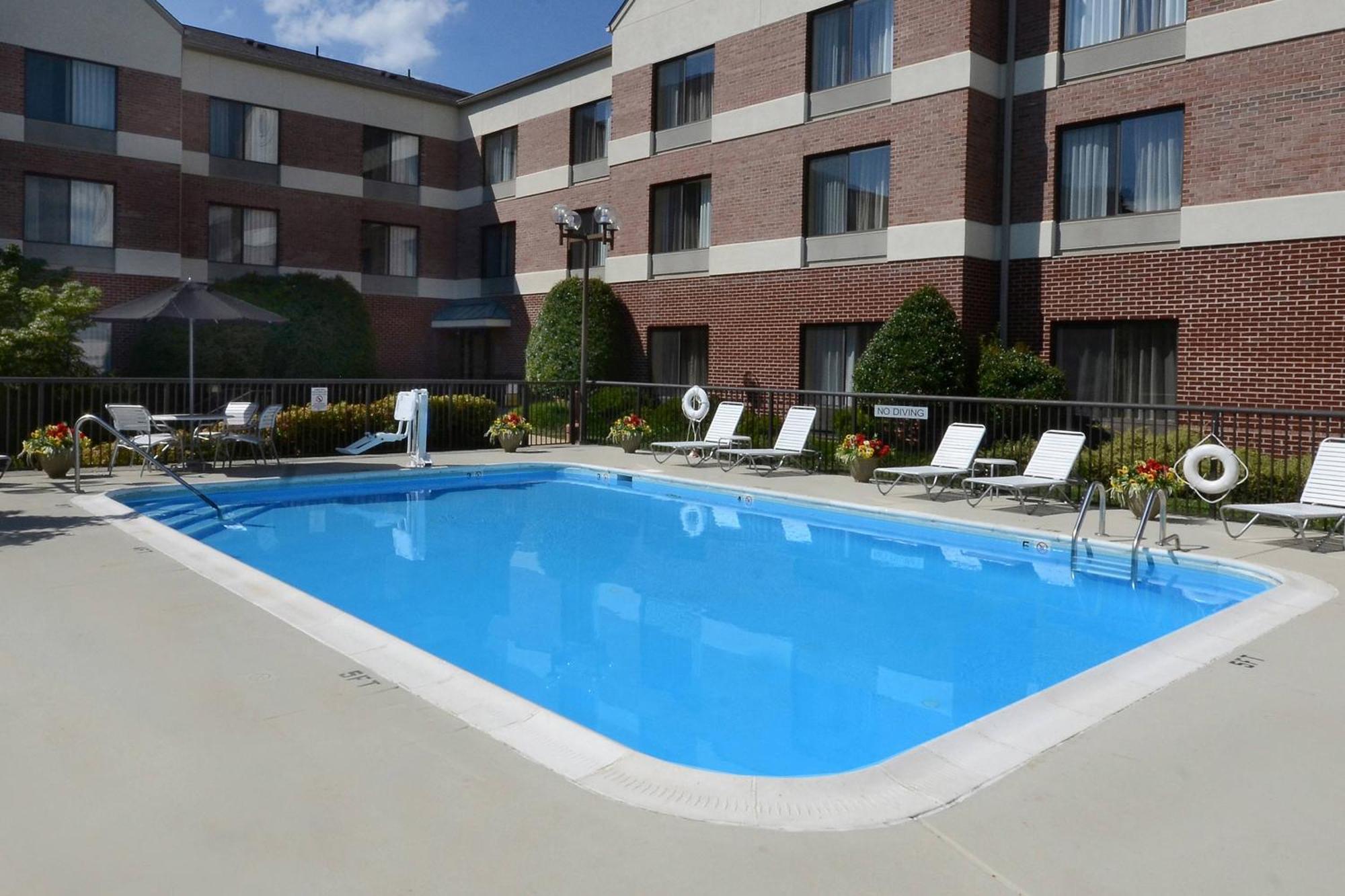 Fairfield Inn & Suites By Marriott Charlottesville North Екстериор снимка