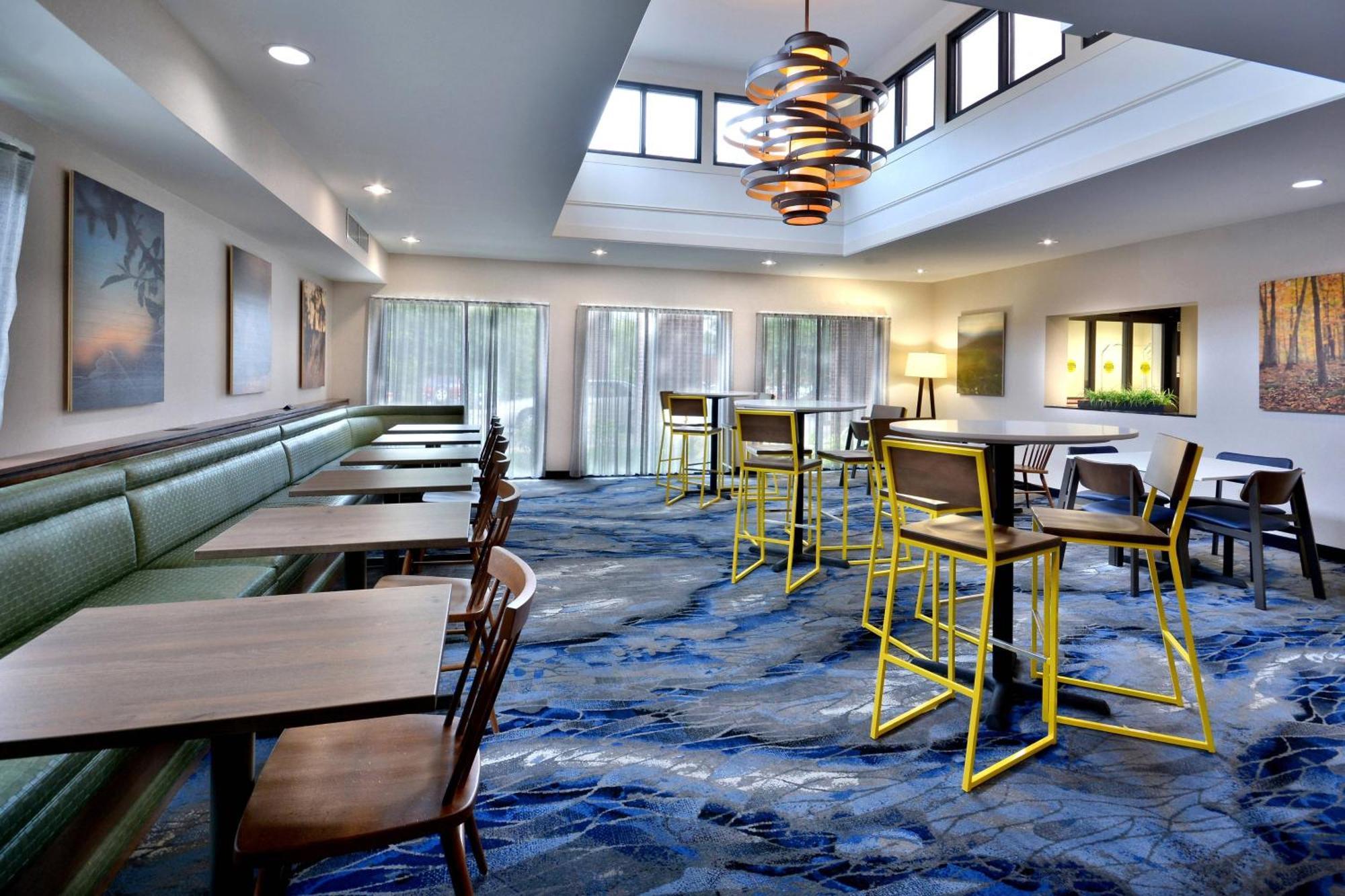 Fairfield Inn & Suites By Marriott Charlottesville North Екстериор снимка